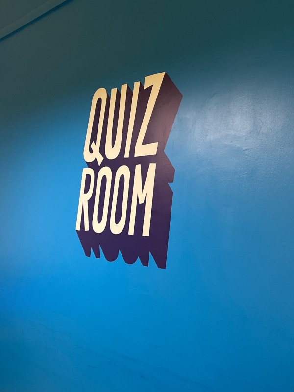 La société Jalis est venu avec tous ses employés au quiz Room de Marseille dans le sixième arrondissement