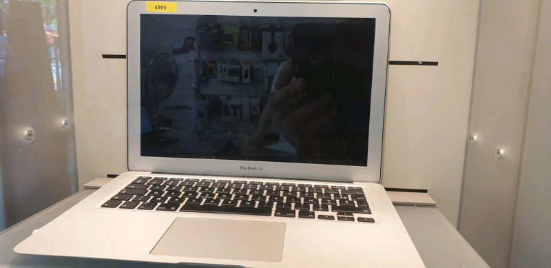 Déblocage de iPhone et de Samsung sur Paris 17 proche de la Porte Maillot.