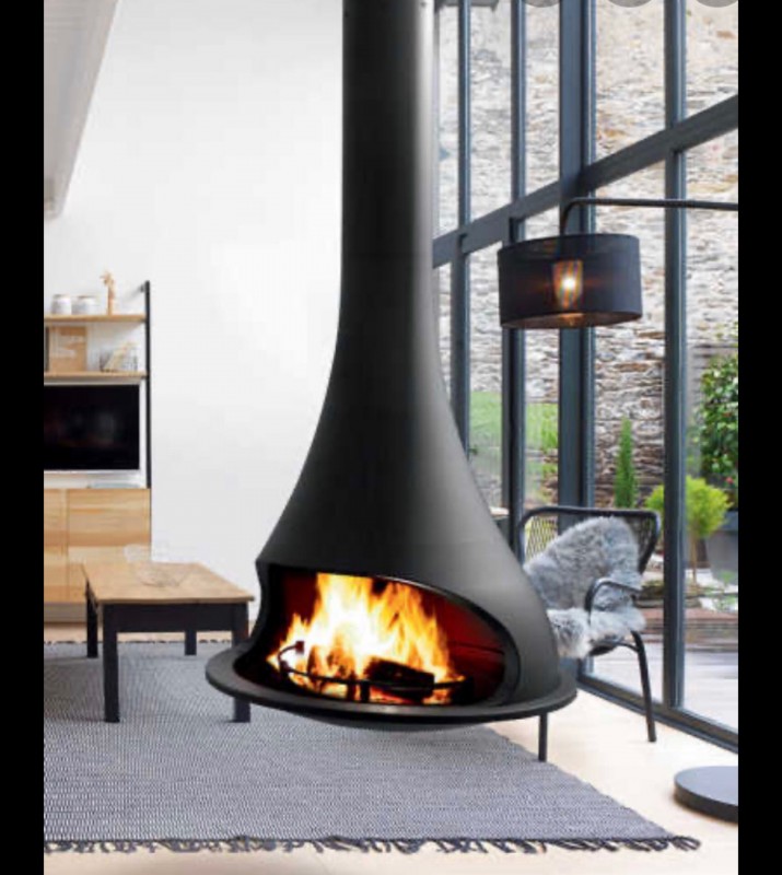 Où acheter un poêle à bois suspendu design à Torcy pres du Golf  Saint Thibault des Vignes Altelier de la flamme