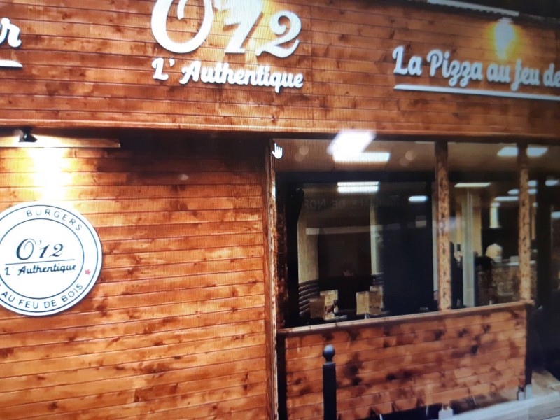 Pizzeria au feu de bois à Évreux