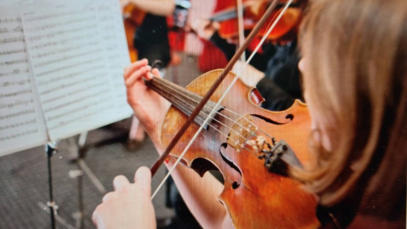 Recherche musicien et chanteur et chorale pour un enterrement Aix-en-Provence proche de Marseille