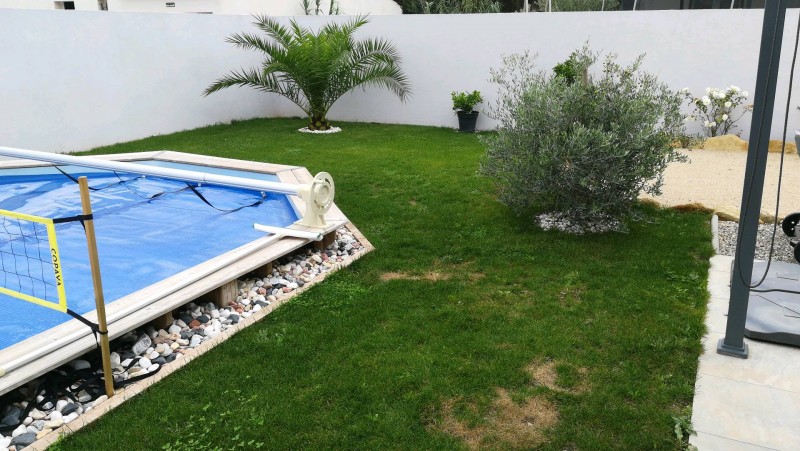 Entretien et aménagement d'un jardin de co-propriété sur Miramas dans les Bouches-du-Rhône