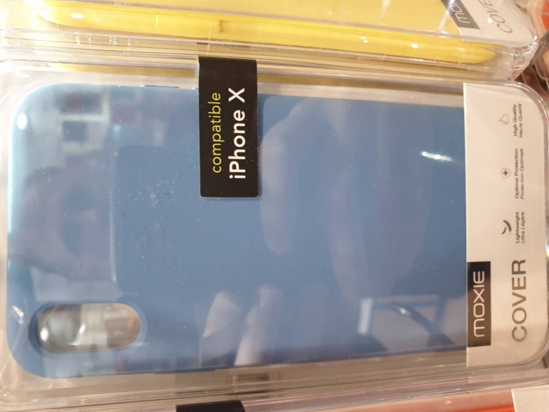 abytonphone vous vends une coque compatible iPhone X de couleur bleu en silicone proche de paris 14