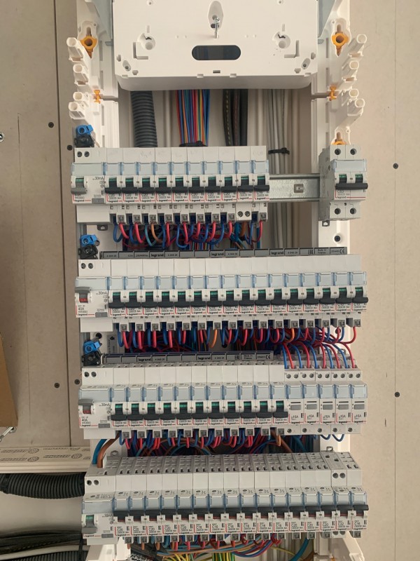  Artisan électricien pour domotique maison neuve villa à Aix-en-Provence